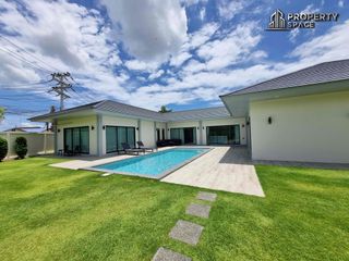 Villa zum Kauf mit 4 Zimmer in Bang Lamung, Chonburi