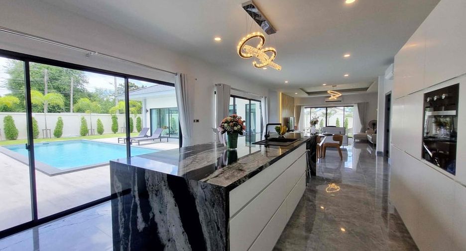 Villa zum Kauf mit 4 Zimmer in Huay Yai, Pattaya