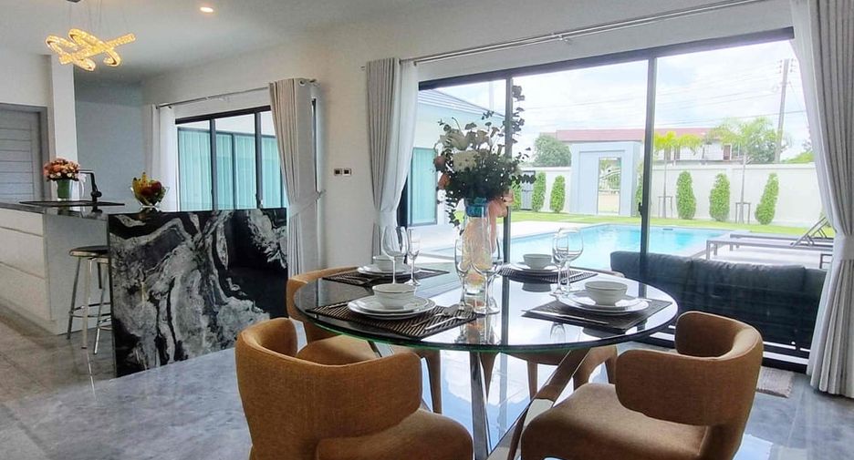 Villa zum Kauf mit 4 Zimmer in Huay Yai, Pattaya