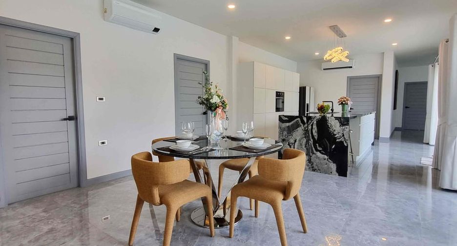 Villa zum Kauf mit 4 Zimmer in Huay Yai, Pattaya
