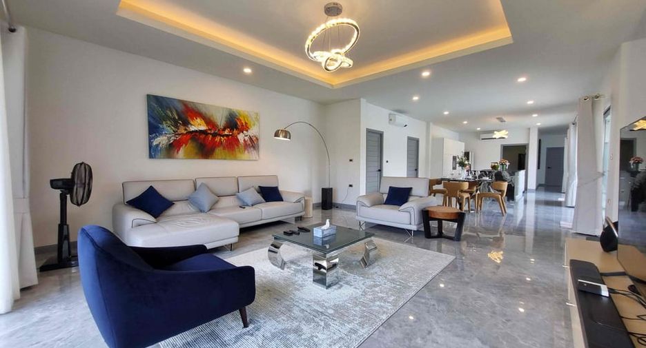 Villa zum Kauf mit 4 Zimmer in Huay Yai, Pattaya