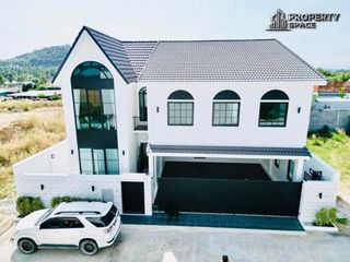 For sale 3 ベッドルーム villa in Bang Lamung, Chonburi
