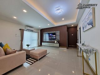 Casa en alquiler de 3 habitaciones en Bang Lamung, Chonburi