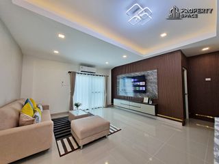 Casa en alquiler de 3 habitaciones en Bang Lamung, Chonburi