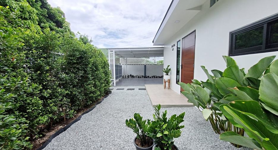 Casa en alquiler de 3 habitaciones en Bang Lamung, Chonburi