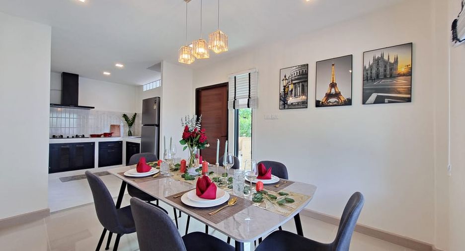 Casa en alquiler de 3 habitaciones en Bang Lamung, Chonburi