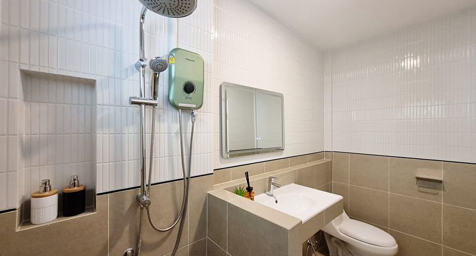 Casa en alquiler de 3 habitaciones en Bang Lamung, Chonburi