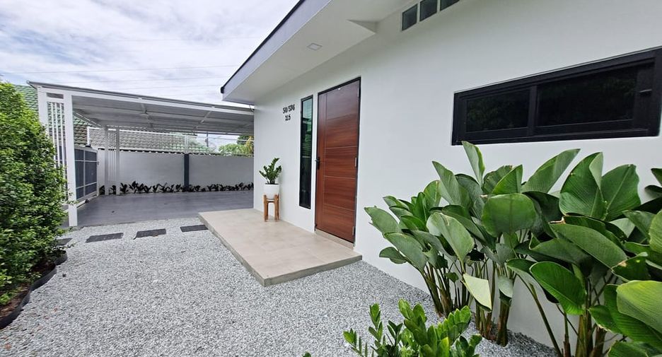 Casa en alquiler de 3 habitaciones en Bang Lamung, Chonburi