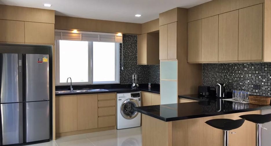 For sale 4 bedrooms villa in Bang Lamung, Chonburi