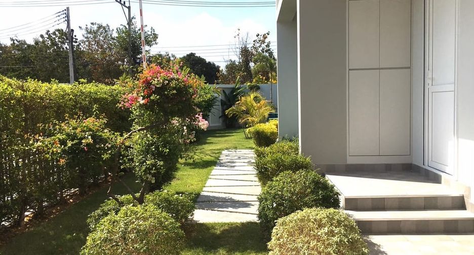 For sale 4 bedrooms villa in Bang Lamung, Chonburi
