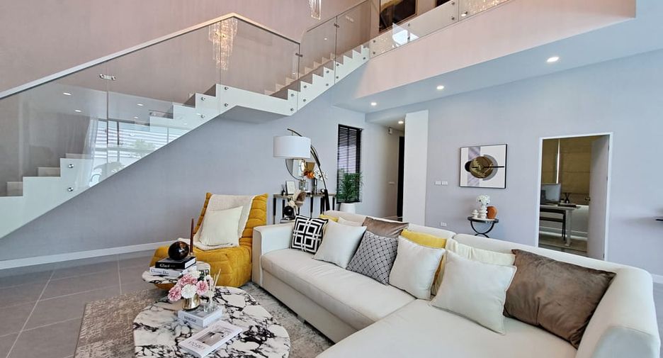 For rent and for sale 4 bedrooms villa in Huay Yai, Pattaya