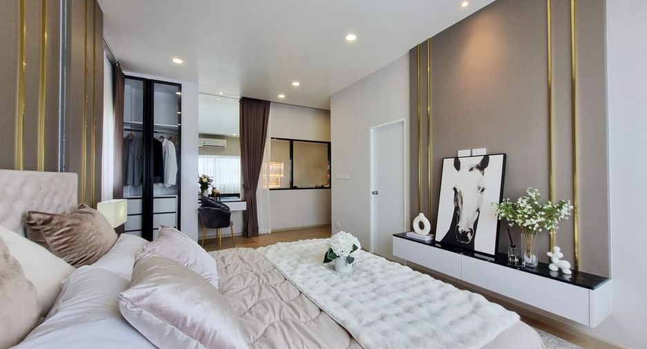 For rent and for sale 4 bedrooms villa in Huay Yai, Pattaya