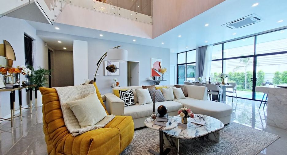 For rent and for sale 4 bedrooms villa in Huay Yai, Pattaya