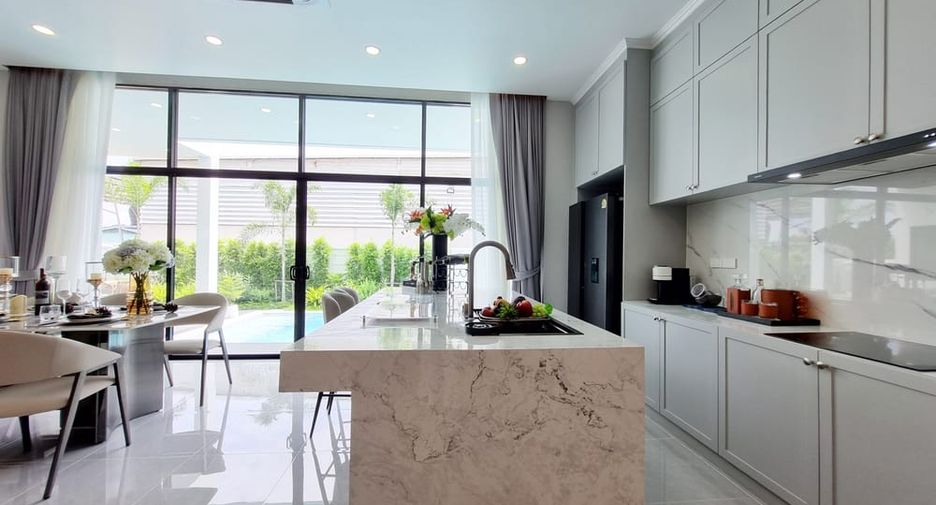 For rent and for sale 4 bedrooms villa in Huay Yai, Pattaya