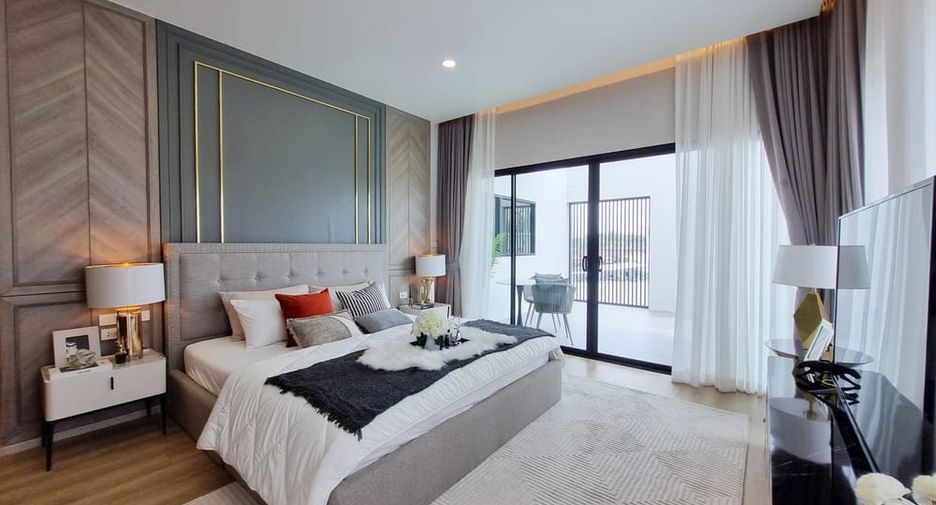 For rent and for sale 4 bedrooms villa in Huay Yai, Pattaya