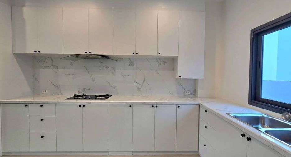 For rent 4 bedrooms house in Bang Lamung, Chonburi