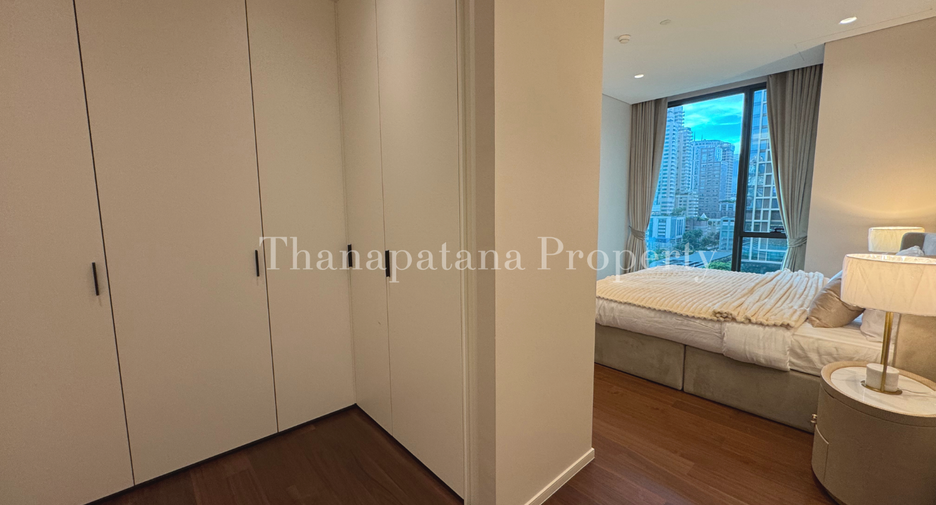 For rent and for sale 2 bedrooms condo in Pathum Wan, Bangkok