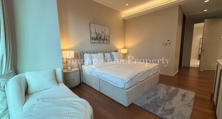 For rent and for sale 2 bedrooms condo in Pathum Wan, Bangkok