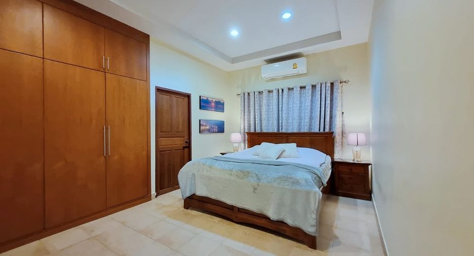 For sale 4 bedrooms villa in Bang Lamung, Chonburi