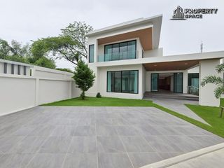 For sale 4 bedrooms villa in Bang Lamung, Chonburi