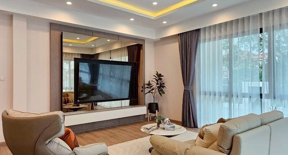 For sale 4 bedrooms villa in Jomtien, Pattaya