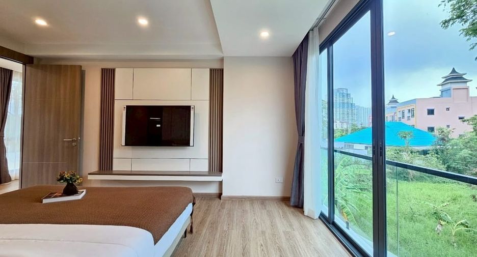 For sale 4 bedrooms villa in Jomtien, Pattaya