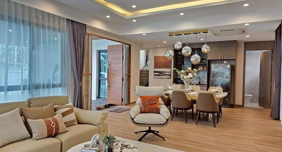 For sale 4 bedrooms villa in Jomtien, Pattaya