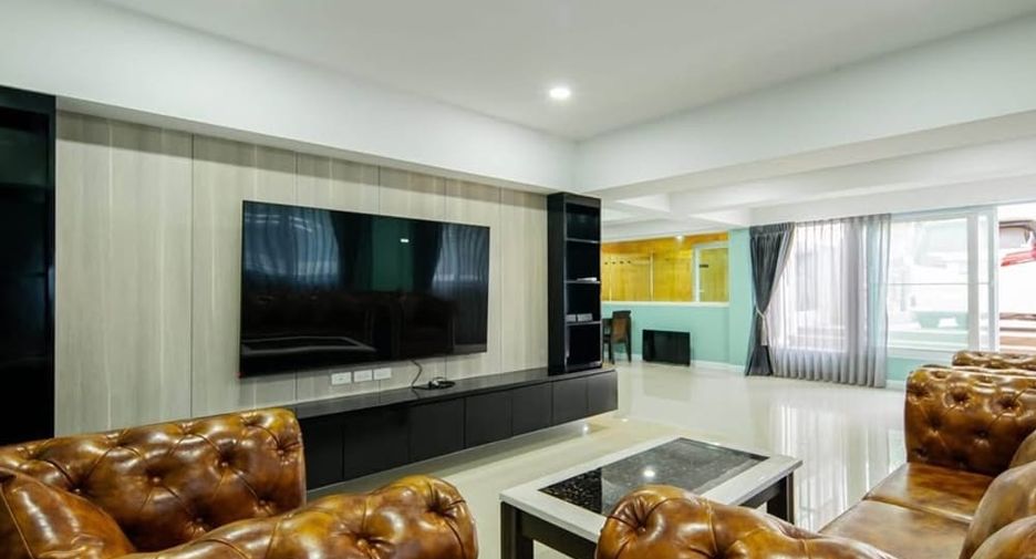 For rent 6 bedrooms villa in Bang Lamung, Chonburi