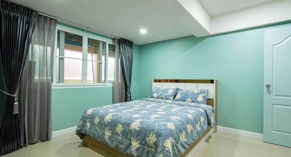 For rent 6 bedrooms villa in Bang Lamung, Chonburi