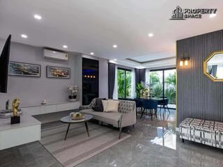 For sale 5 bedrooms villa in Bang Lamung, Chonburi