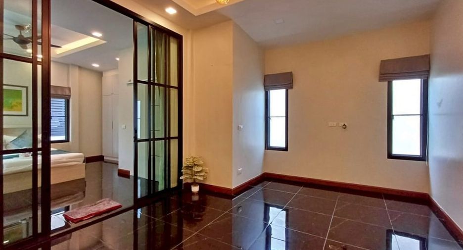 Villa zum Kauf mit 3 Zimmer in Bang Lamung, Chonburi