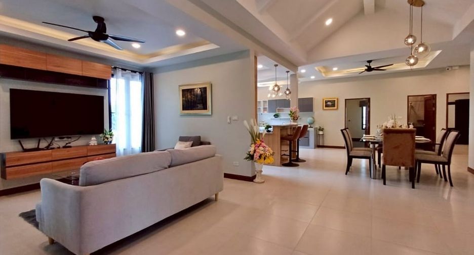 Villa zum Kauf mit 3 Zimmer in Bang Lamung, Chonburi
