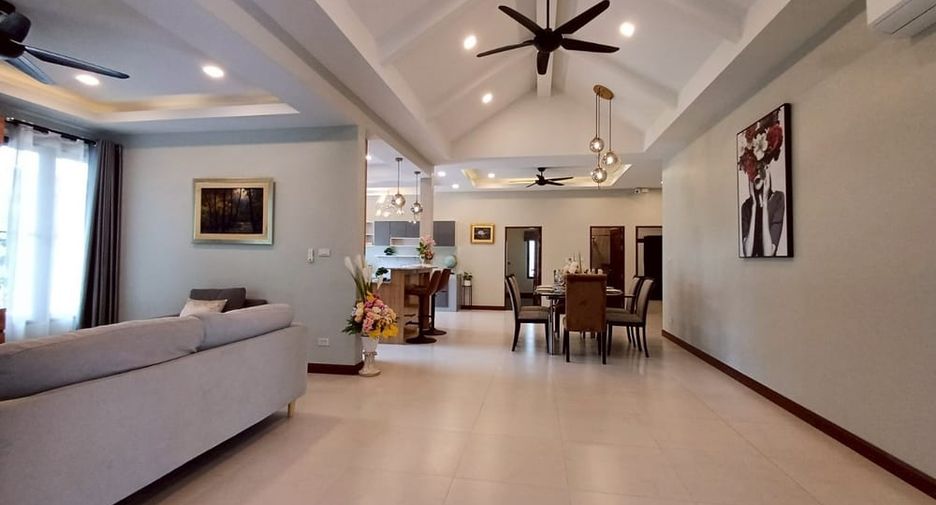 Villa zum Kauf mit 3 Zimmer in Bang Lamung, Chonburi