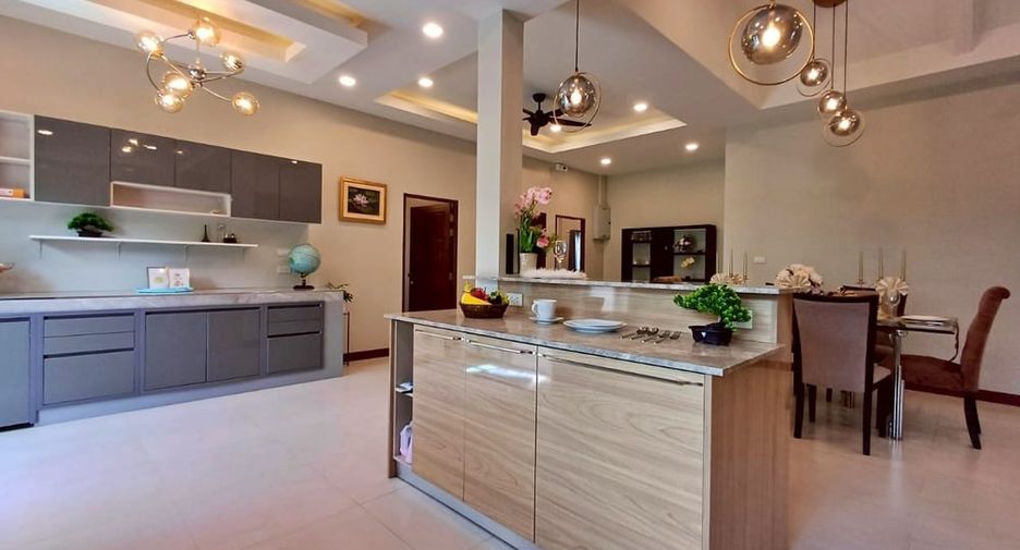 Villa zum Kauf mit 3 Zimmer in Bang Lamung, Chonburi