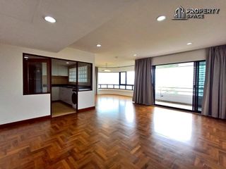 For rent 3 bedrooms condo in Na Jomtien, Pattaya