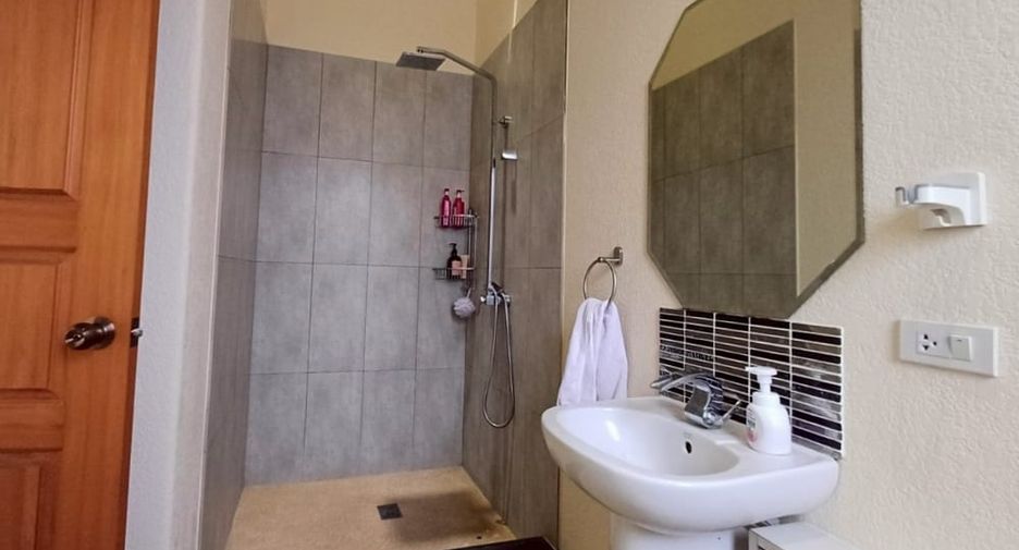 For rent そして for sale 5 ベッドルーム villa in Bang Lamung, Chonburi