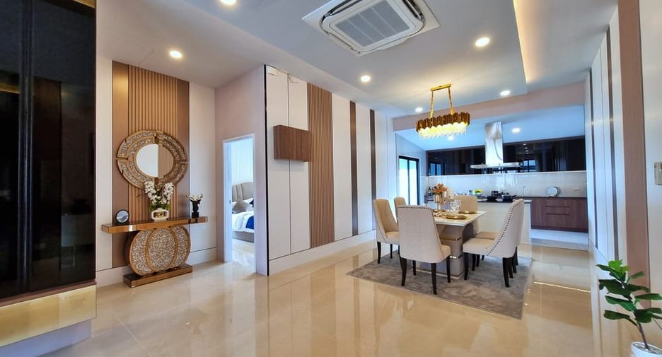 For sale 3 bedrooms villa in Bang Lamung, Chonburi