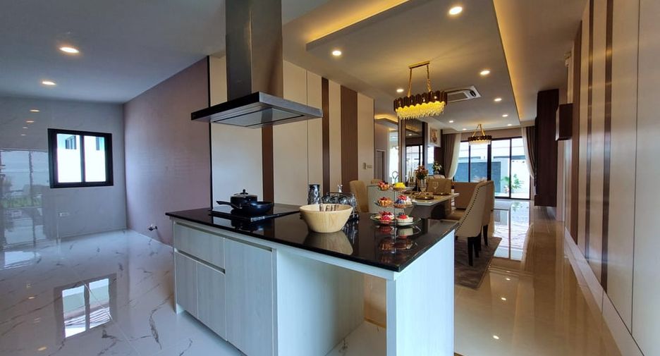 For sale 3 bedrooms villa in Bang Lamung, Chonburi