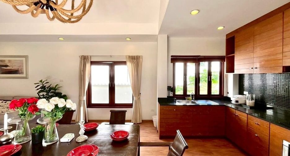 Villa zur Miete und zum Kauf mit 4 Zimmer in Bang Lamung, Chonburi