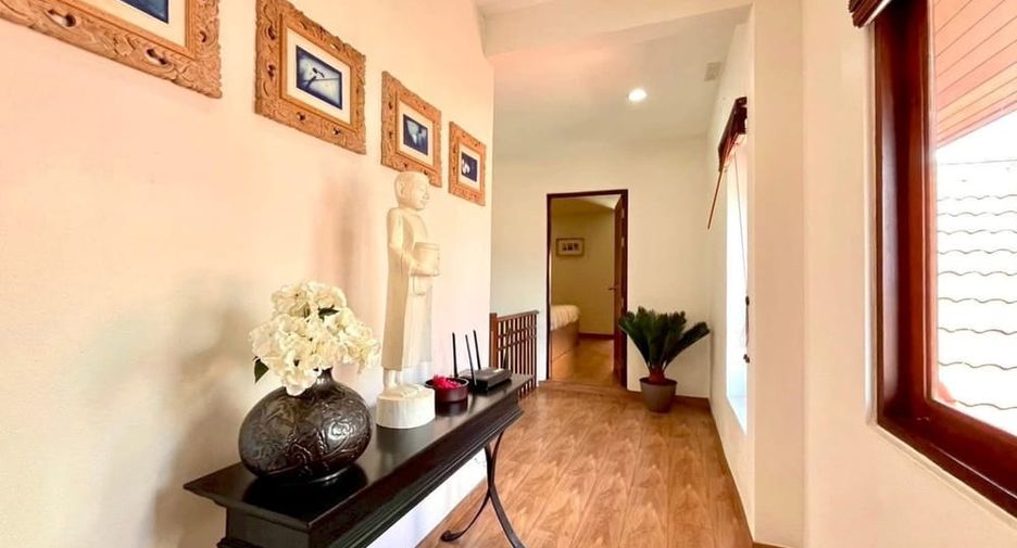 Villa zur Miete und zum Kauf mit 4 Zimmer in Bang Lamung, Chonburi