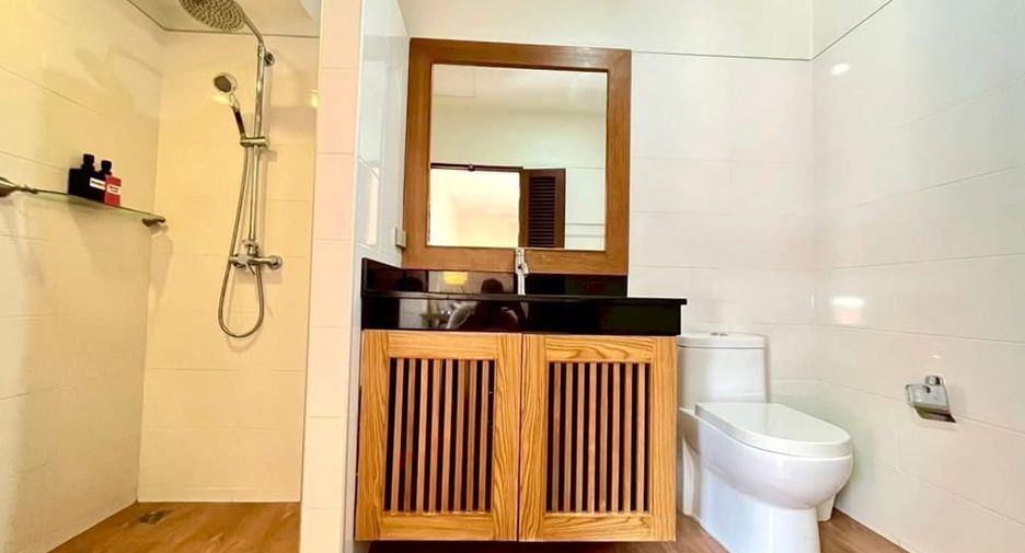 Villa zur Miete und zum Kauf mit 4 Zimmer in Bang Lamung, Chonburi