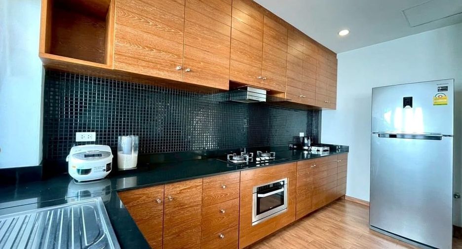 Villa zur Miete und zum Kauf mit 4 Zimmer in Bang Lamung, Chonburi