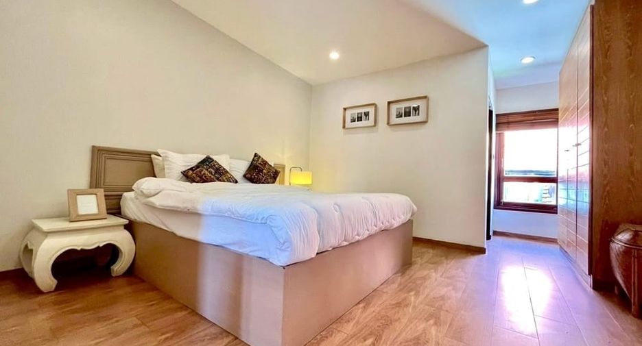 Villa zur Miete und zum Kauf mit 4 Zimmer in Bang Lamung, Chonburi