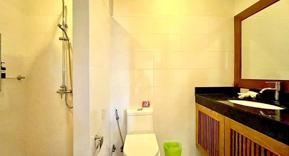 Villa zur Miete und zum Kauf mit 4 Zimmer in Bang Lamung, Chonburi
