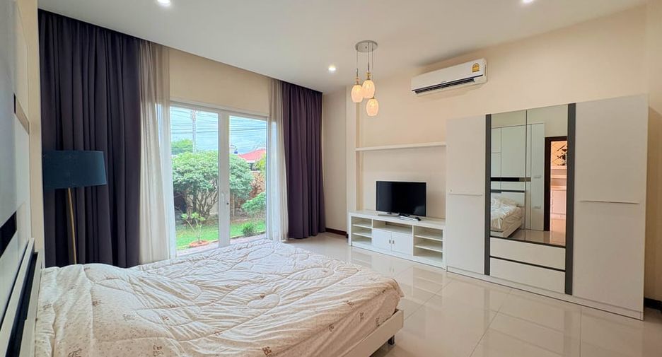 For rent 3 bedrooms villa in Huay Yai, Pattaya