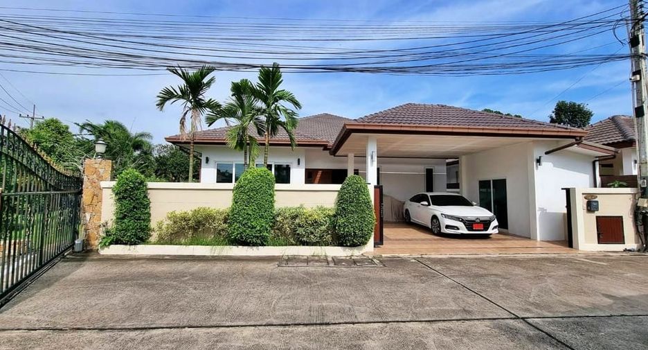 For rent 3 bedrooms villa in Huay Yai, Pattaya