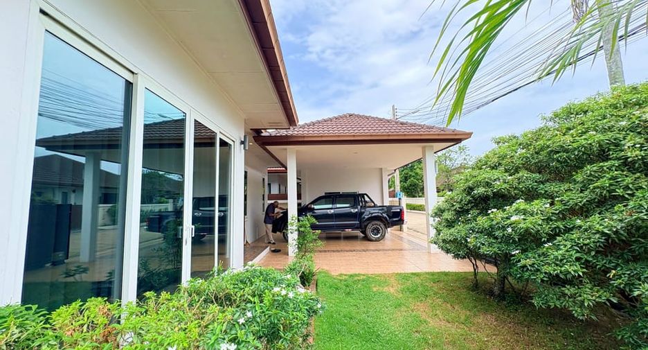 For rent 3 bedrooms villa in Huay Yai, Pattaya
