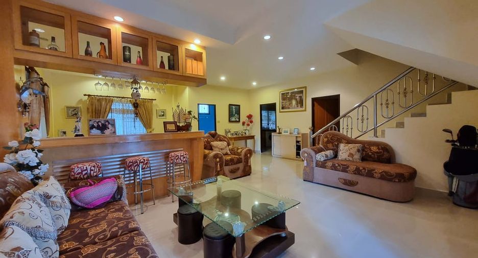 Haus zum Kauf mit 4 Zimmer in Bang Lamung, Chonburi