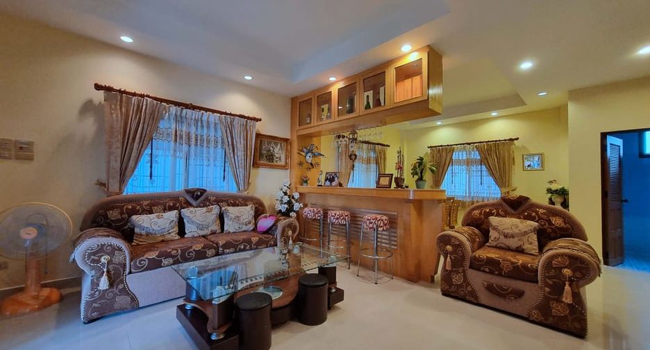 Haus zum Kauf mit 4 Zimmer in Bang Lamung, Chonburi