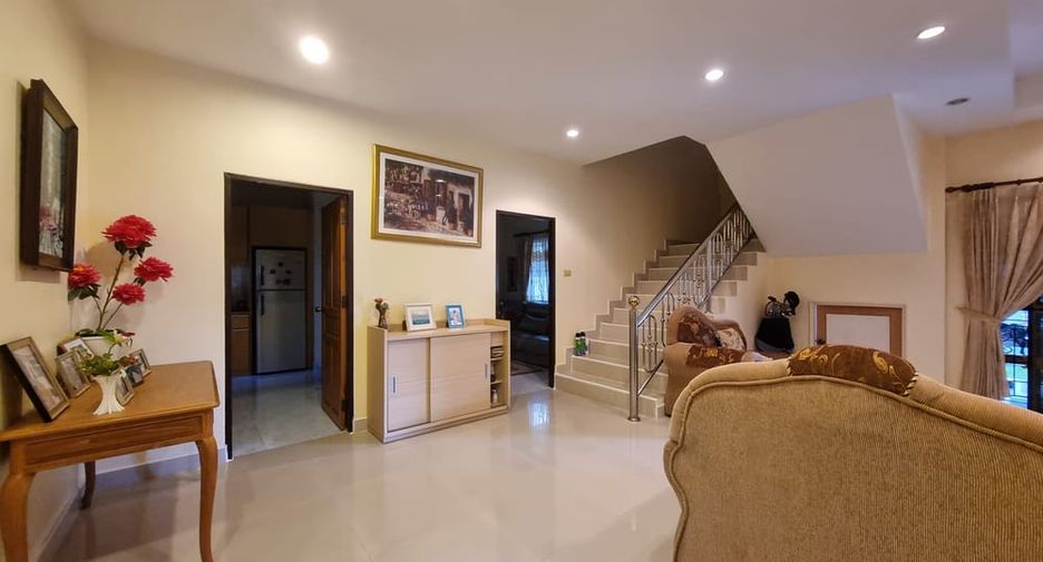 Haus zum Kauf mit 4 Zimmer in Bang Lamung, Chonburi